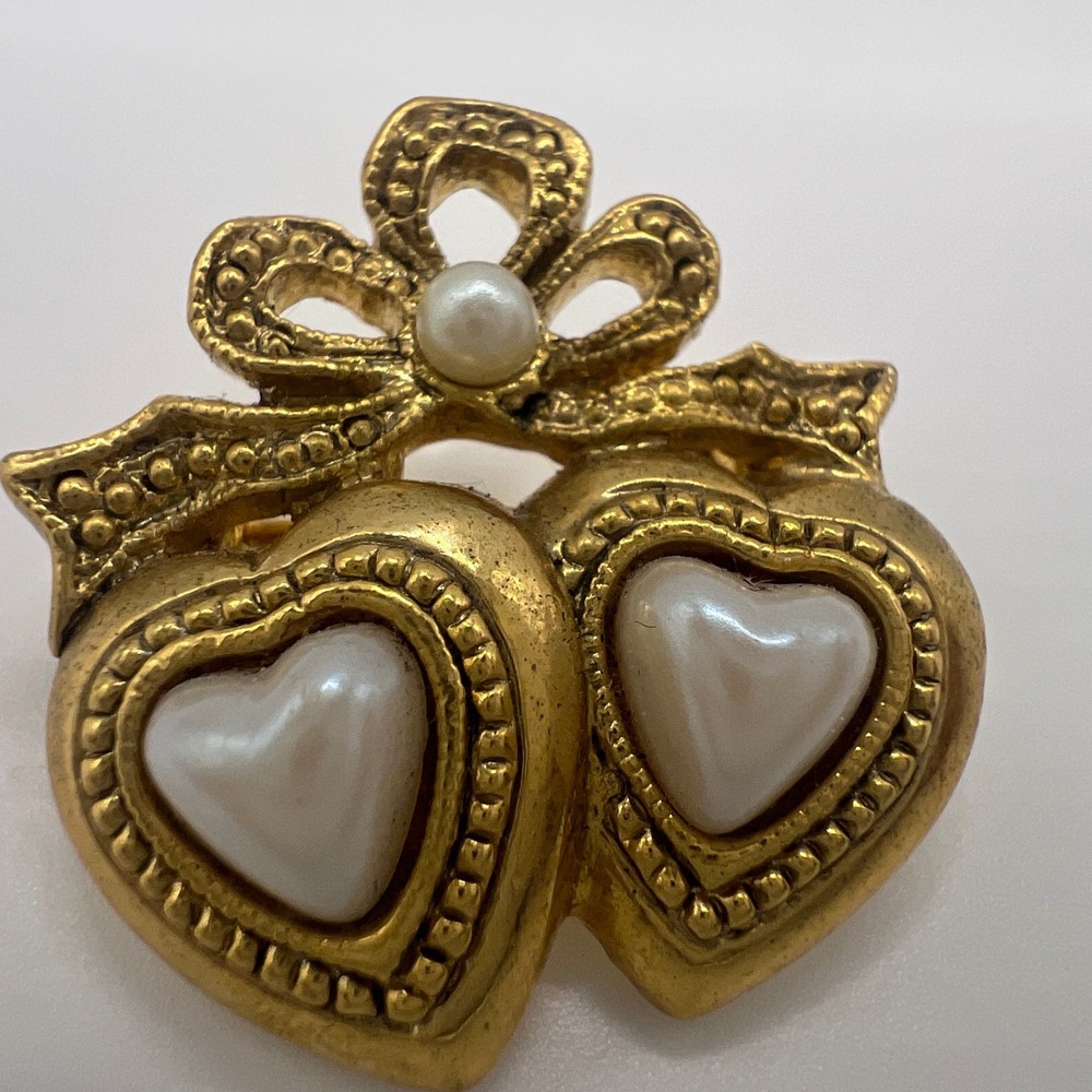 Vintage Gold Tone Double Heart Bow Brooch Faux Pearl Accents Romantic Pin